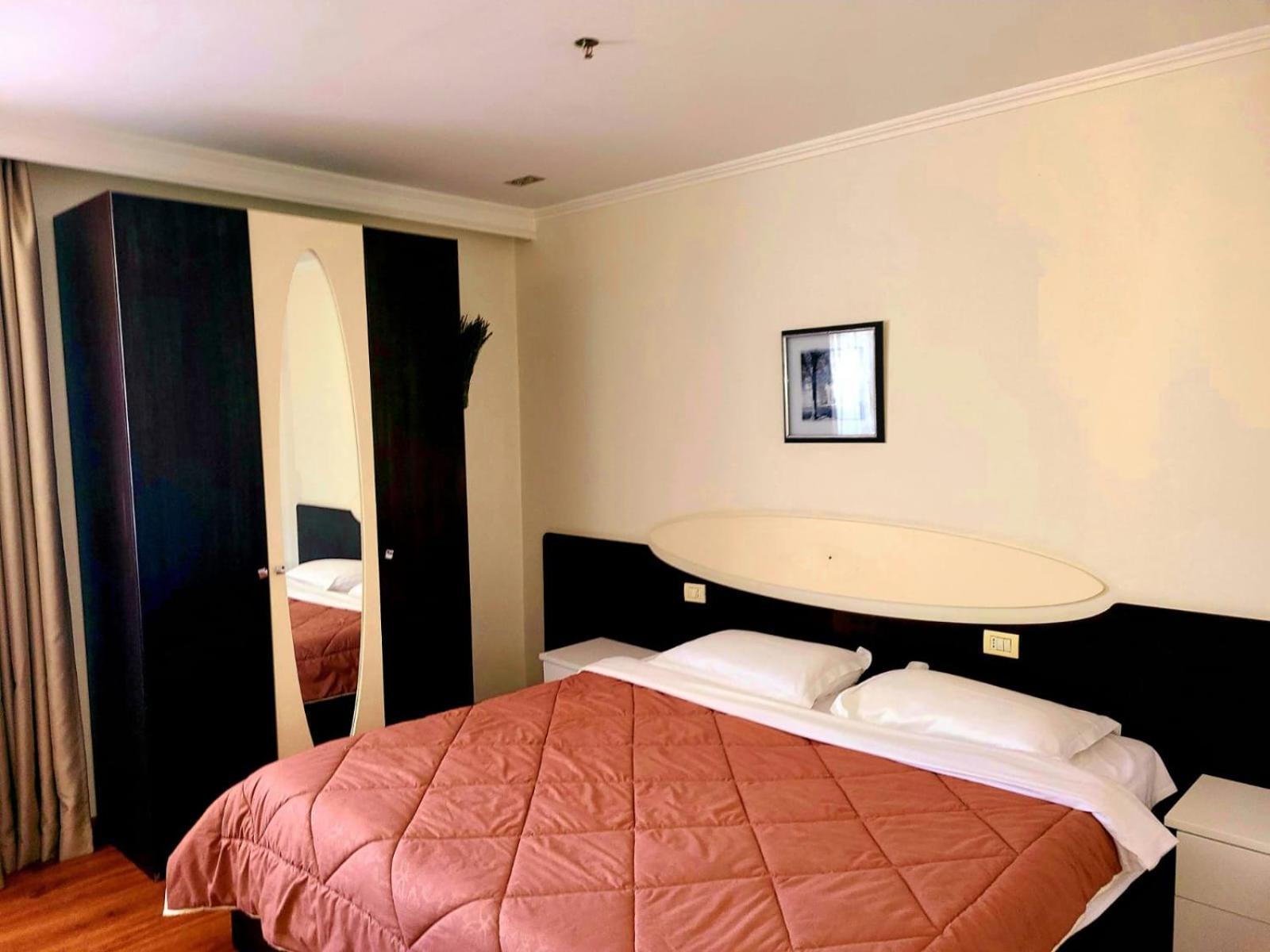 Hotel Alysa Korce Exterior photo